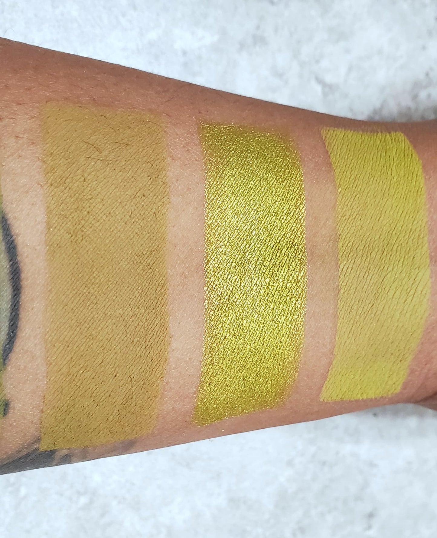 Dirty Martini - Matte Eyeshadow Chartreuse Yellow-Green