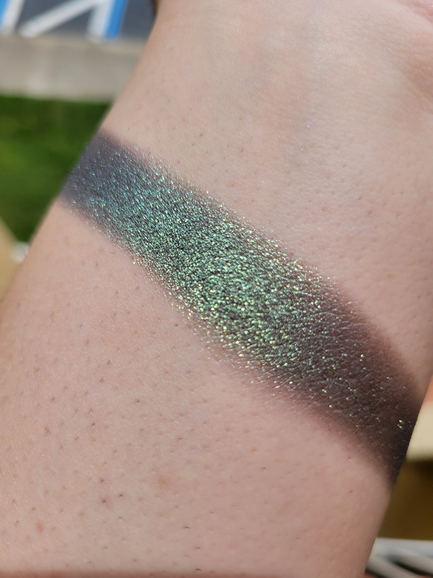 Cthulhu - Eyeshadow Multichrome Gold Green Blue Cyan