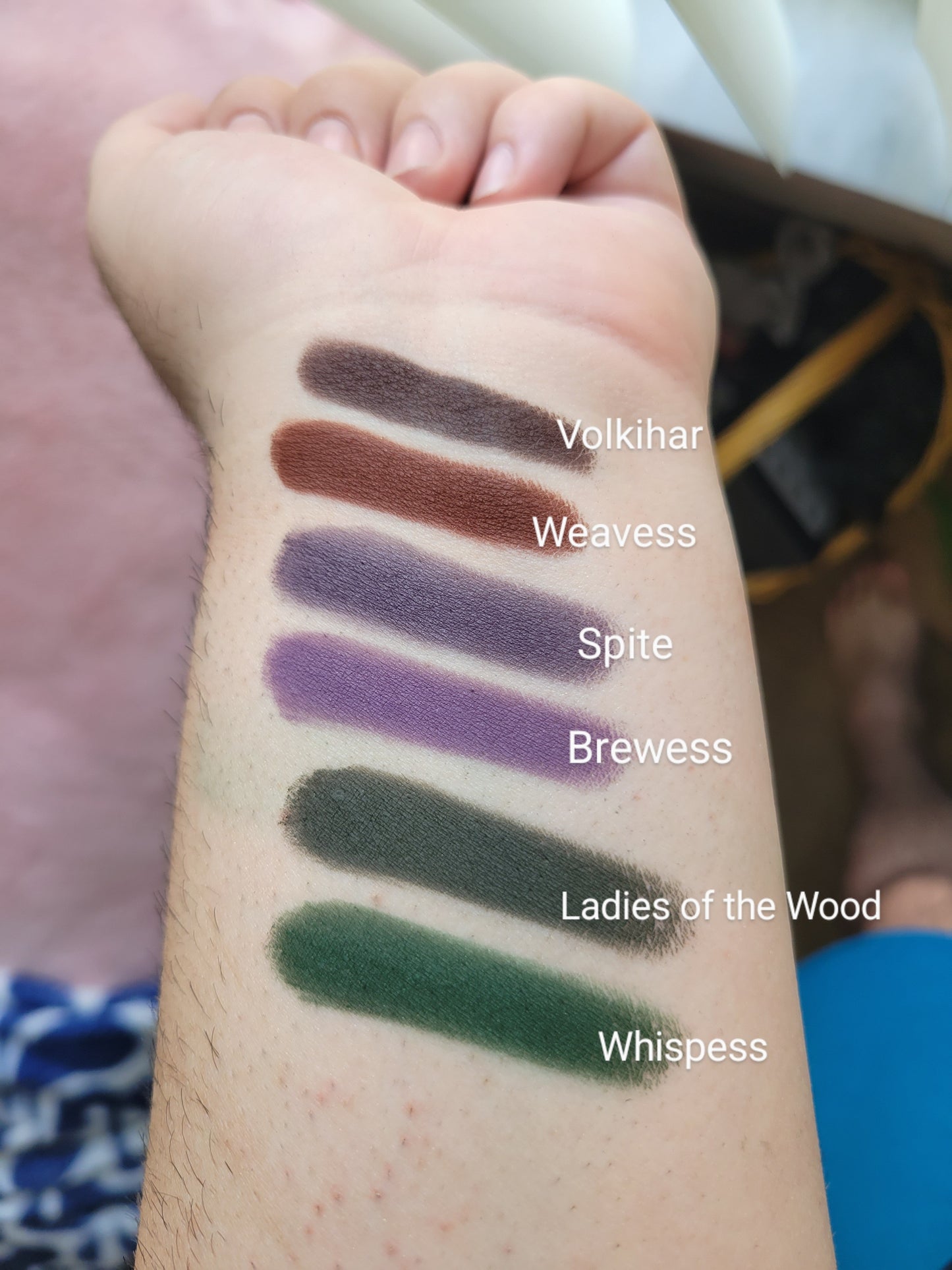 Weavess - Eyeshadow Matte Deep Red