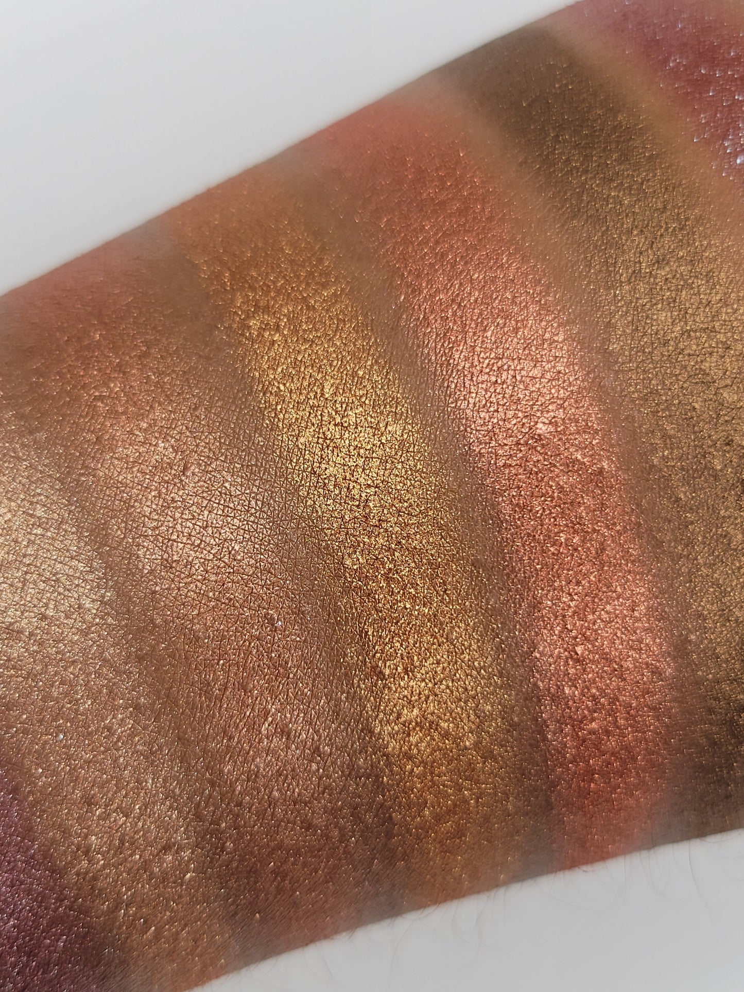 Cinnamon Roll - Eyeshadow Shimmer Bronze