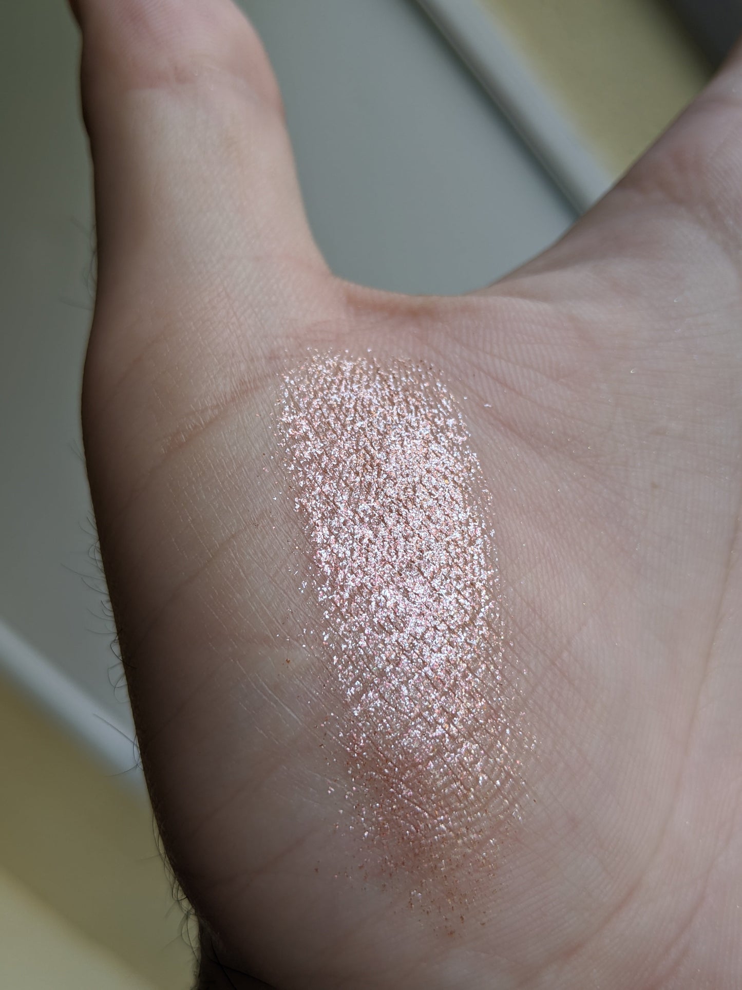 Pegasus - Eyeshadow Highlighter Rose Gold Sparkle