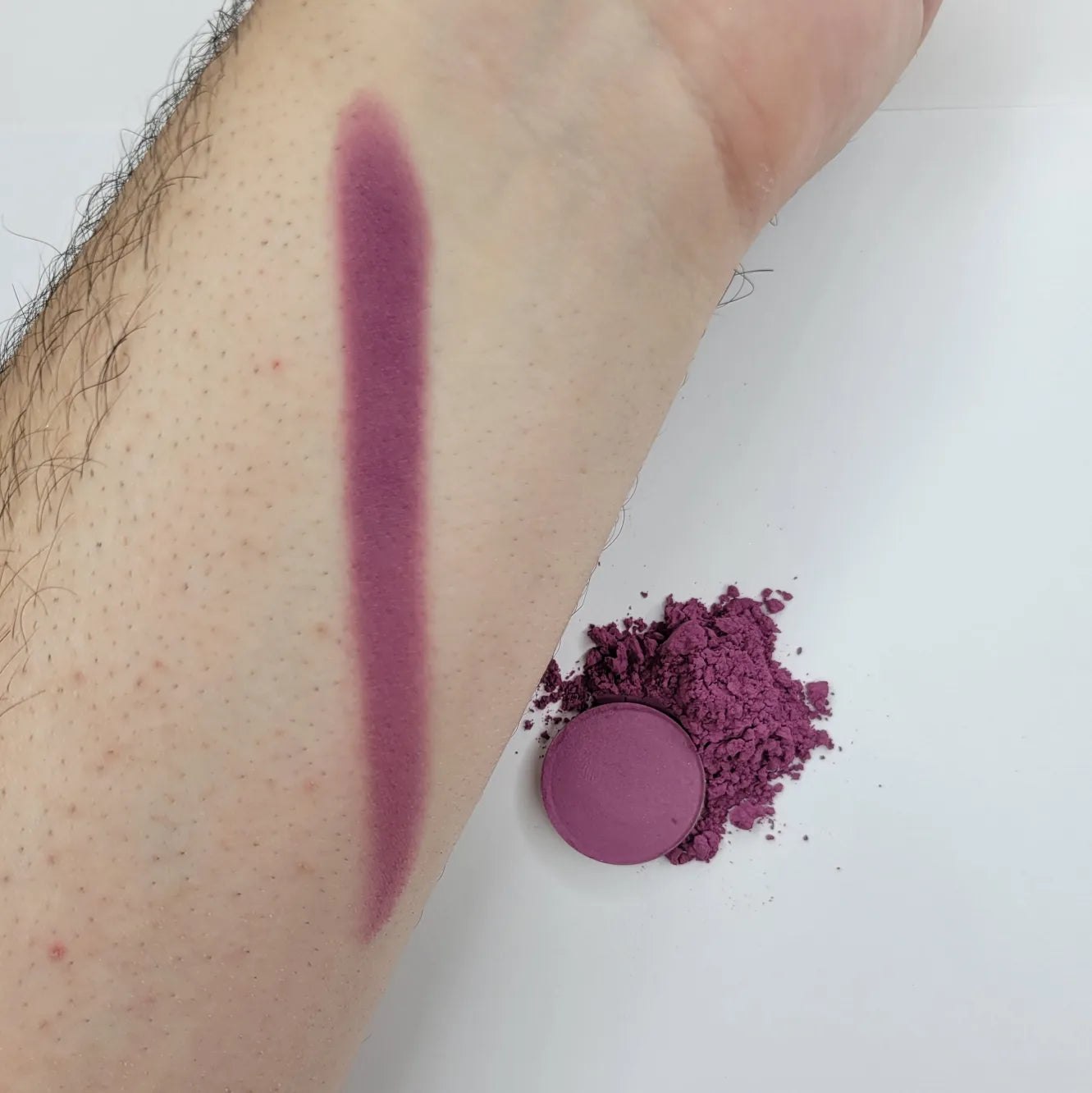 Flourish - Eyeshadow Berry Violet Pink Matte