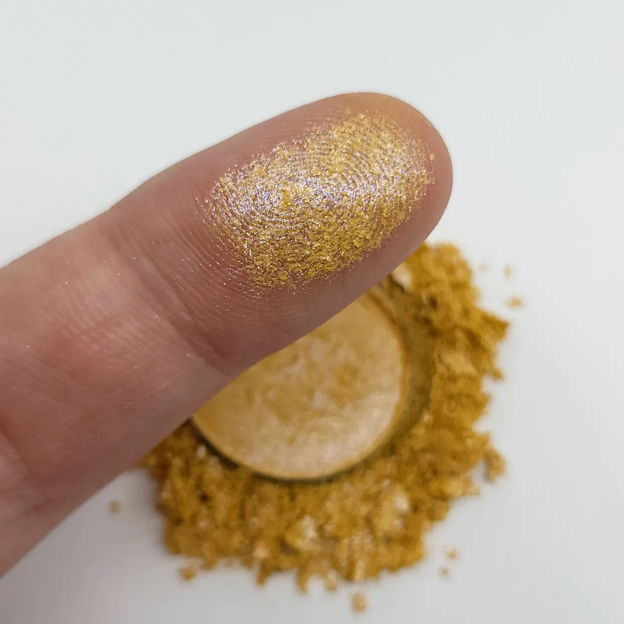 Daisy Daze - Eyeshadow Fairy Topper Yellow with Blue Gold Sparkle