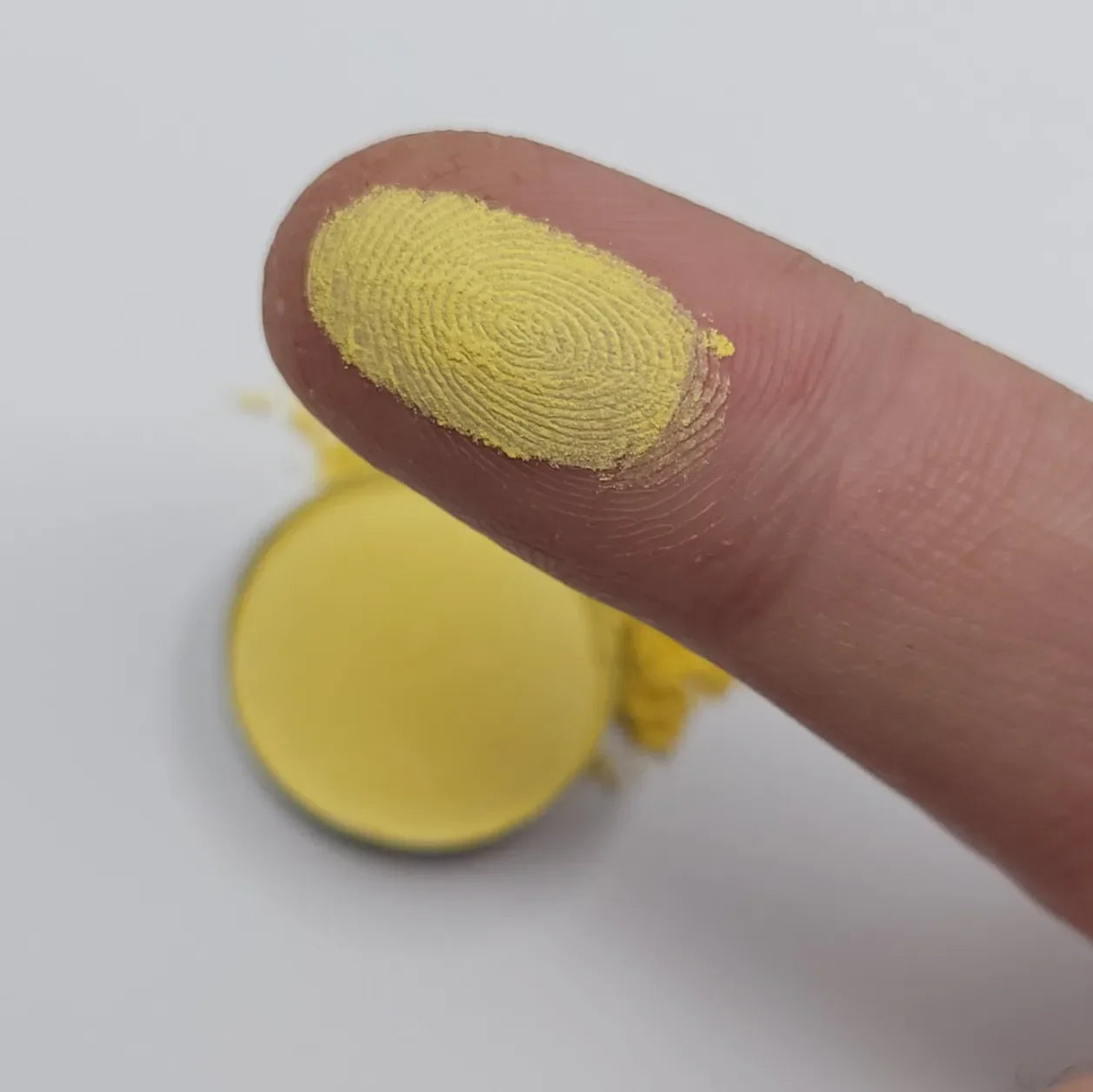 Pollen Puff - Eyeshadow Matte Pastel Yellow