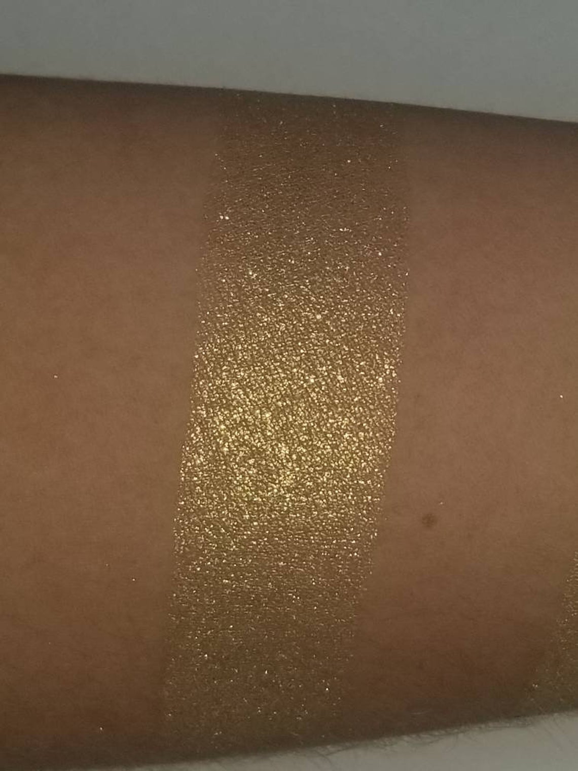 V.I.P -  Highlighter Eyeshadow Gold Sparkle