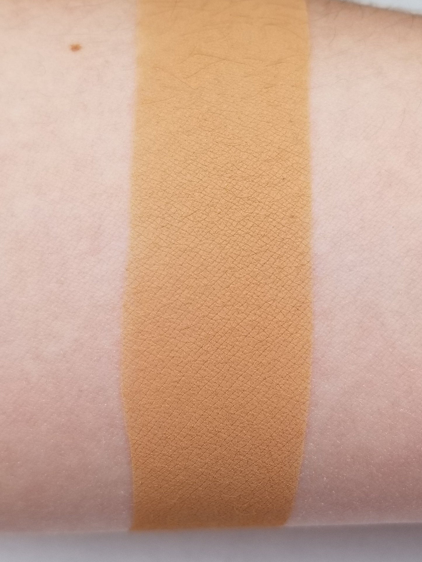 Praline - Matte Eyeshadow Light Brown Beige