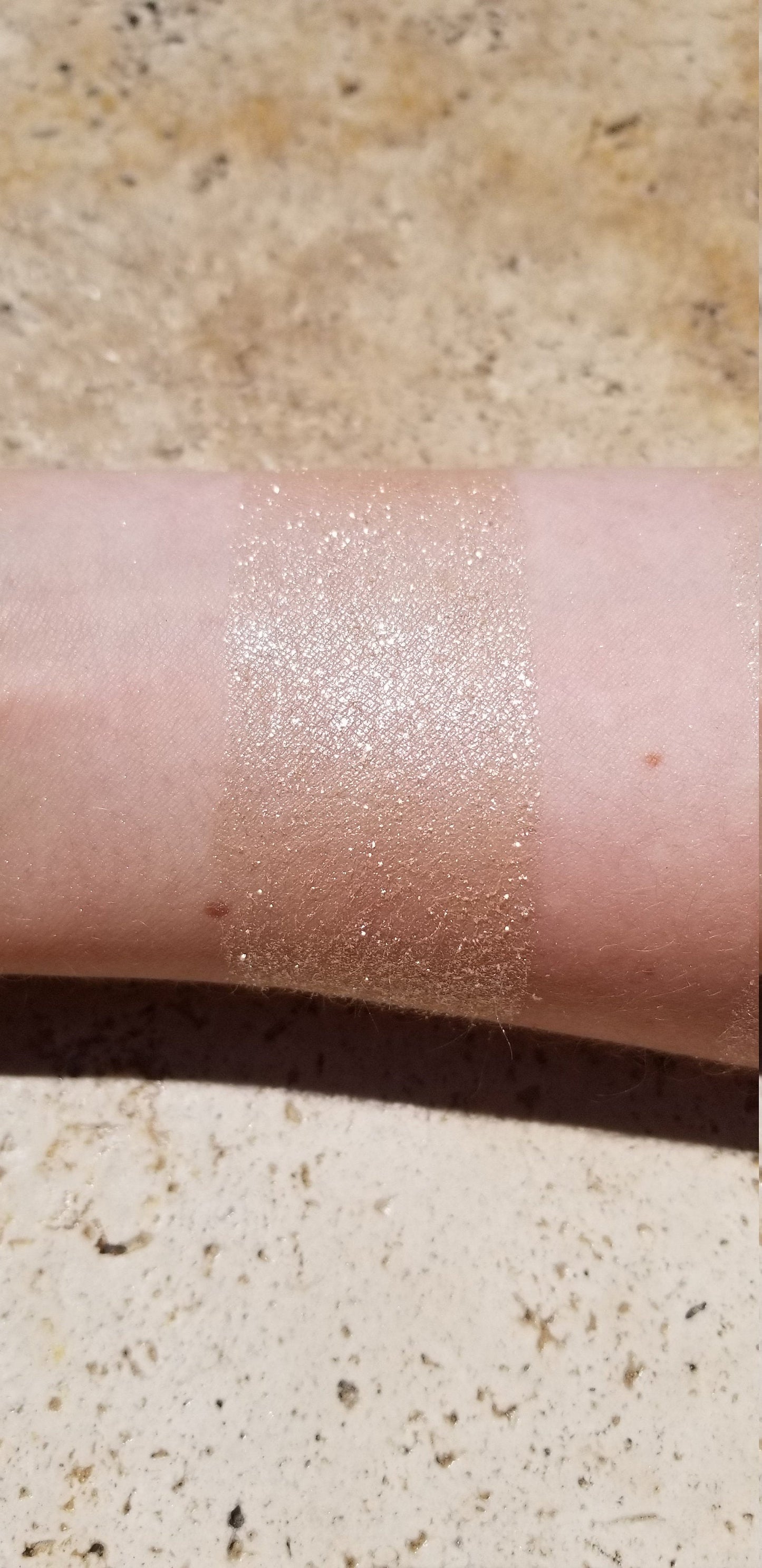 Chimera -  Highlighter Eyeshadow Champagne Gold Sparkle