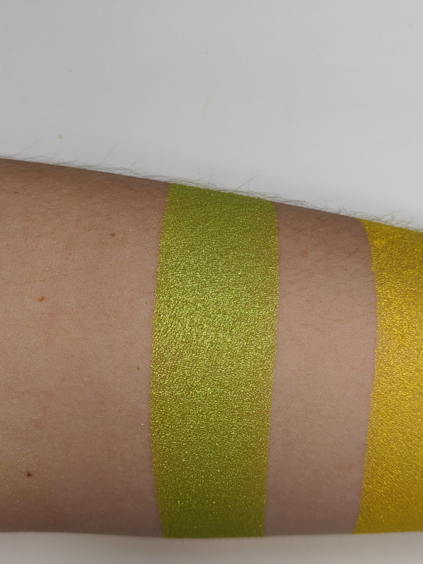 Sweet N Sour - Eyeshadow Yellow Green