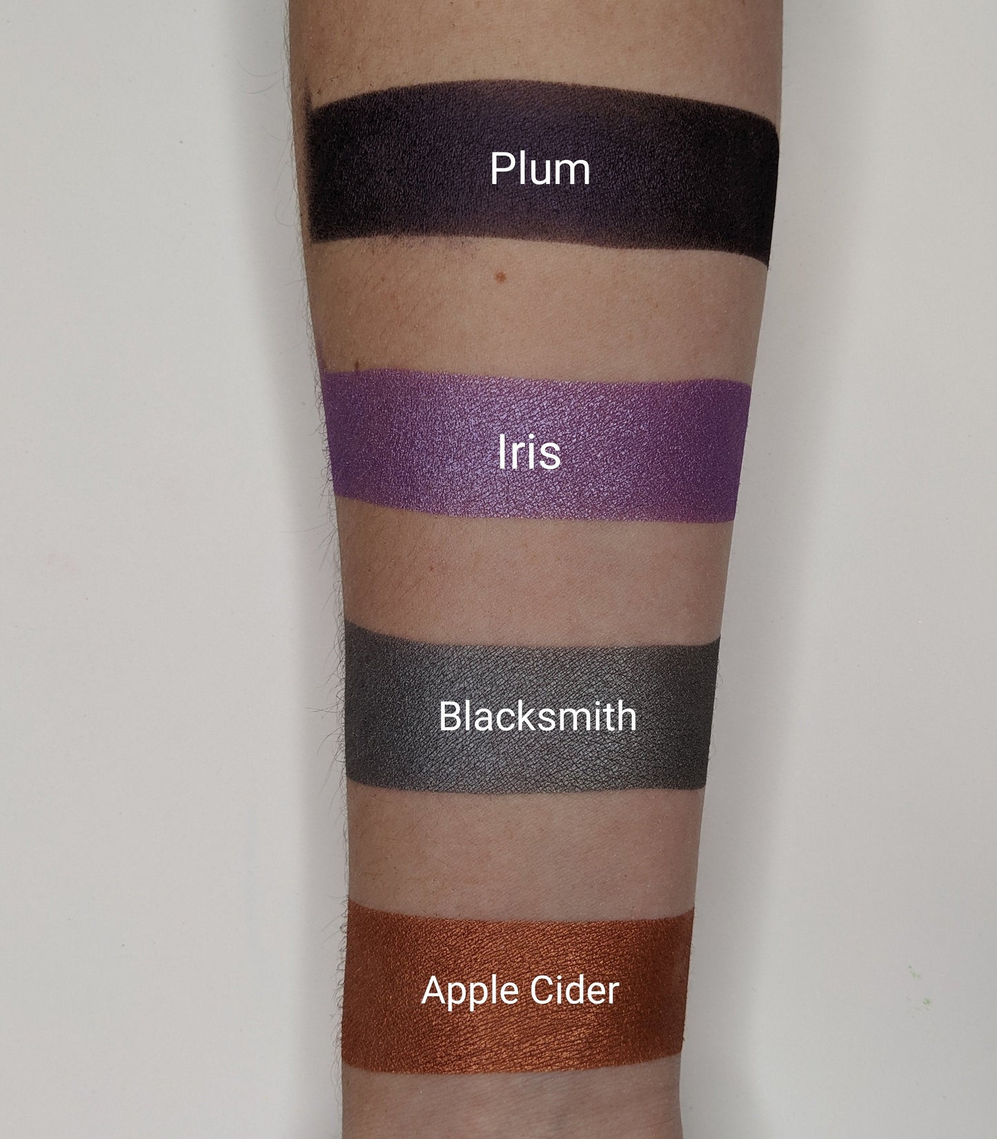 Plum - Eyeshadow Dark Purple