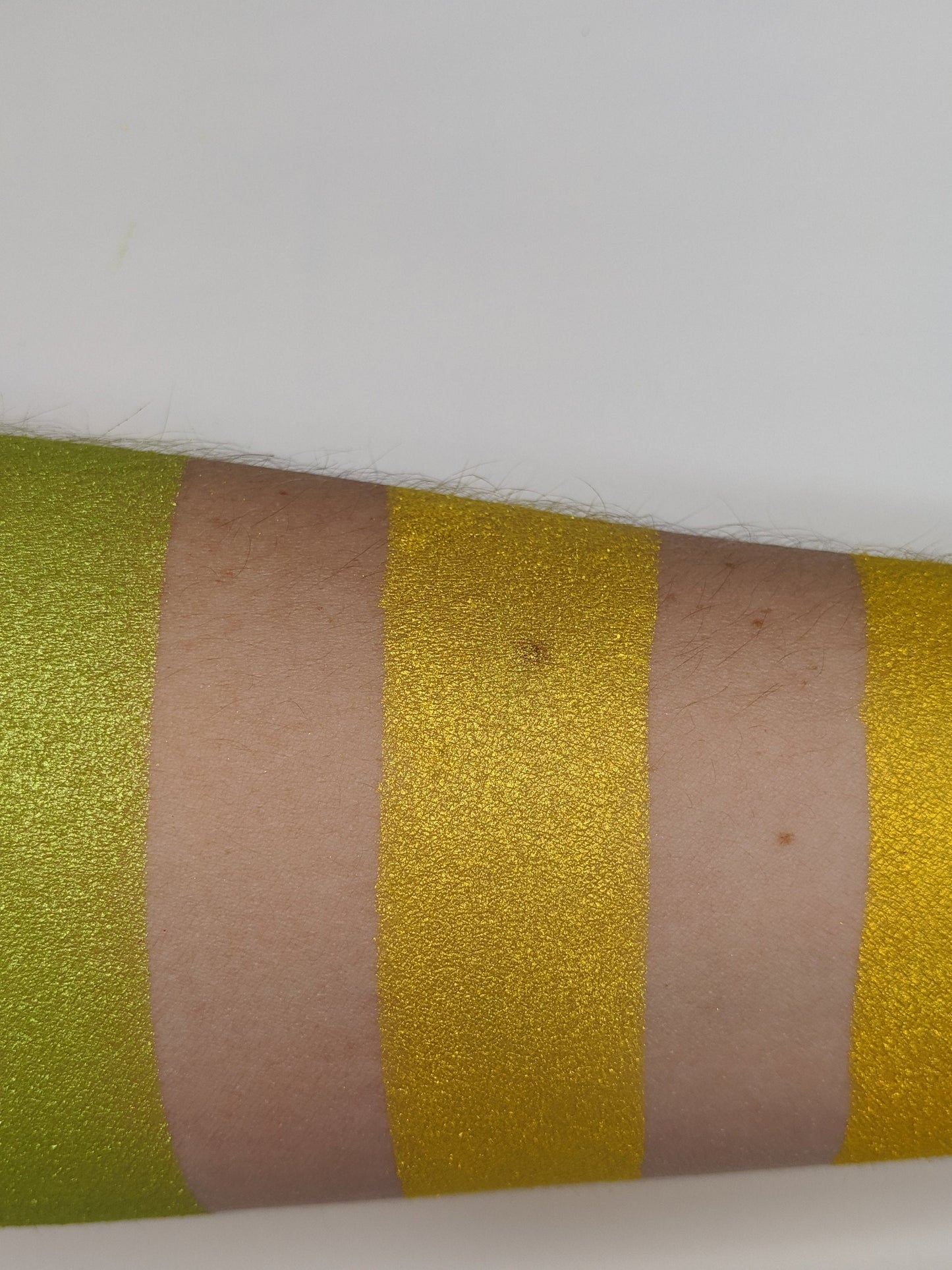 Lemon Drops - Eyeshadow Bright Yellow Shimmer