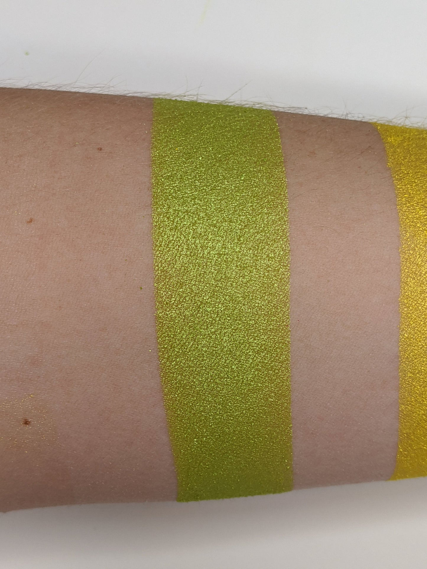 Sweet N Sour - Eyeshadow Yellow Green